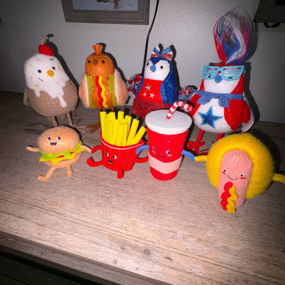 2025 Featherly Friends Plush Food and Bird Set